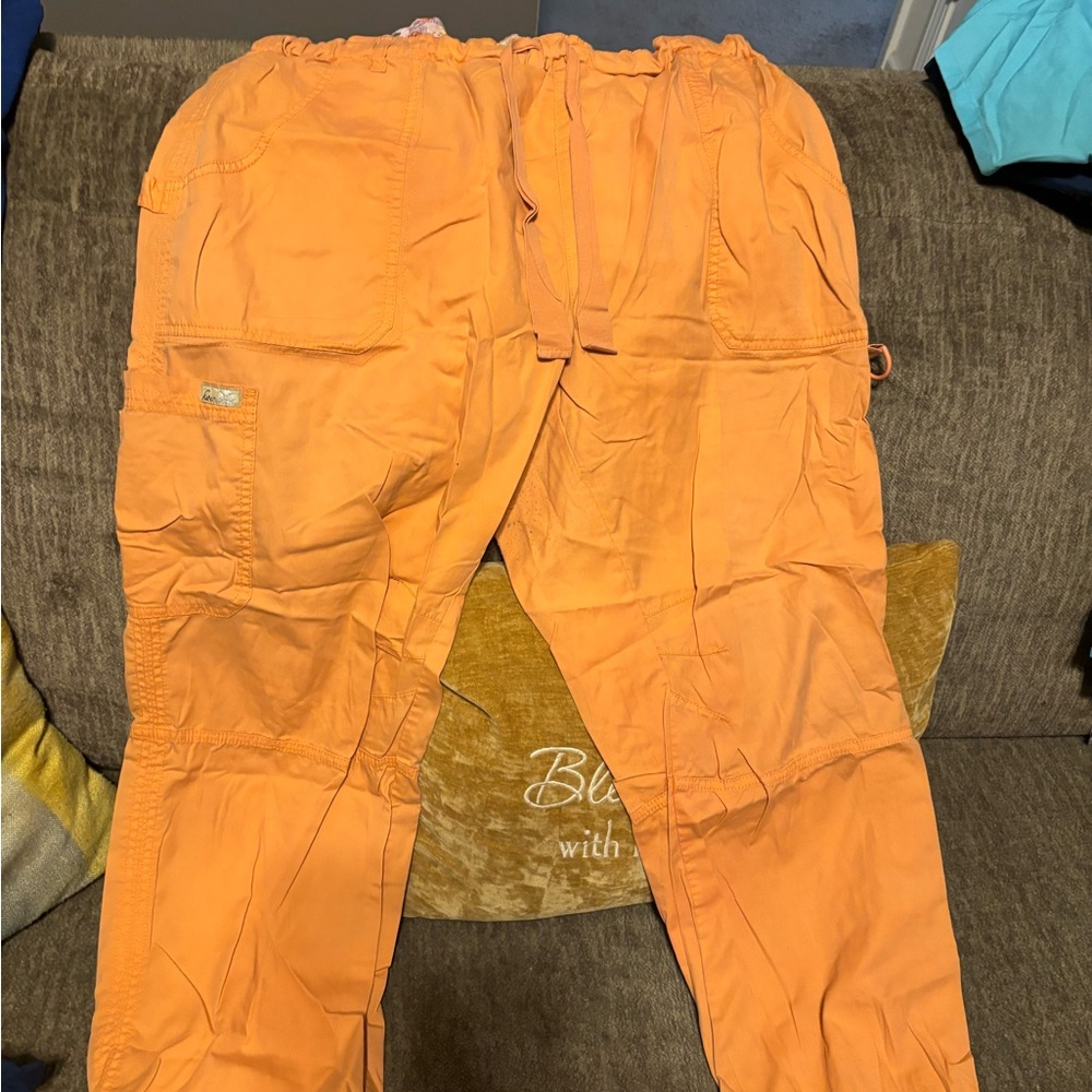 Orange pants - Picture 4 of 4
